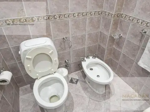 Casa 5 ambientes con 2 baños