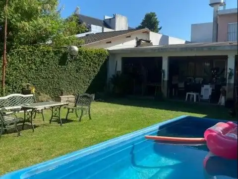 OPORTUNIDAD CASA 4 AMB C JARDIN PISCINA Y COCHERA
