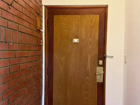 Avenida La Plata 1200, Piso 1