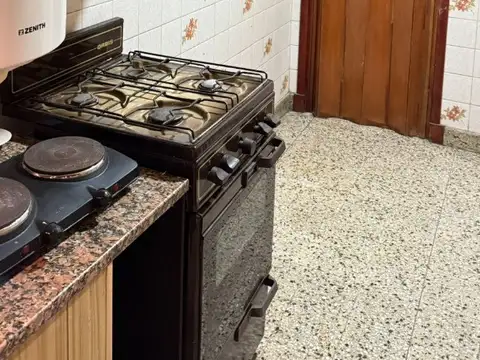 Depto Tipo Casa en Venta 40 años