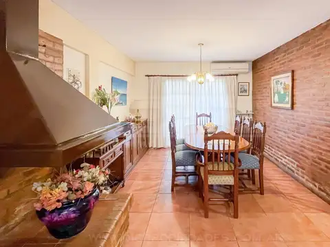 Chalet 4 dormitorios Venta -  Martinez
