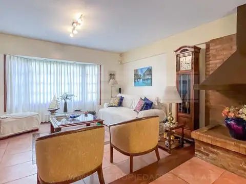 Monteagudo al 1800 entre Monseñor Larumbe y Rodriguez Peña