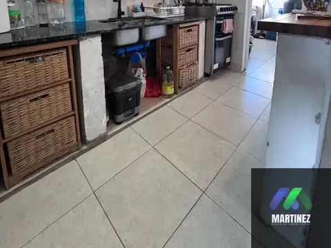 Casa 5 ambientes con 2 baños