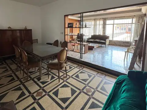 Lote propio con local, oficinas y 2 viviendas - San Martin Centro