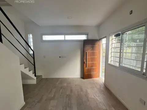 Depto Tipo Casa en Venta de 2 dormitorios
