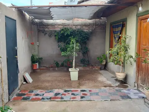Casa 4 ambientes con 1 baño