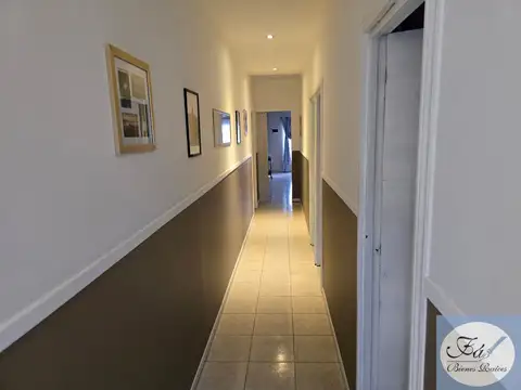 Casa 6 ambientes con 2 baños