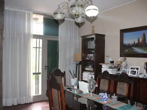Casa en Venta con 5 cocheras
