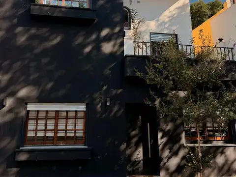 Casa en venta Barrio Liniers - Reciclada totalmente a nuevo - 6 ambientes