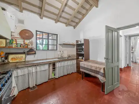 En venta Casa Casco Histórico sobre lote 2600 Barrio Kennedy Hudson Berazategui