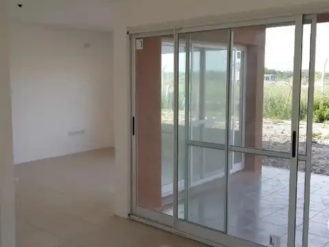 Casa en Venta en Pilar del Este - Santa Guadalupe, USD 133.500