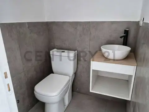 Casa 5 ambientes con 2 baños