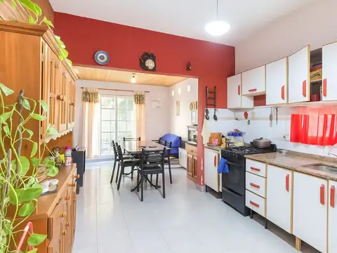 Avelino Palacios 1400