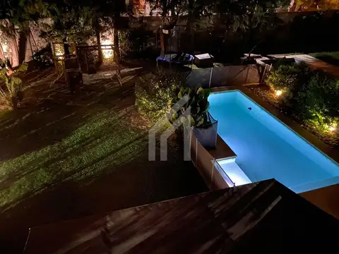 Casa en Venta en Los Ángeles Village, USD 289.000