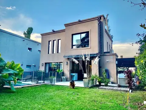 Casa  en Venta en Los Angeles, Escobar, G.B.A. Zona Norte