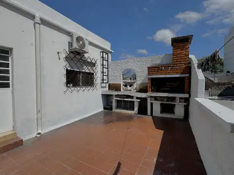 Alquiler casa un dormitorio y patio La Blanqueada