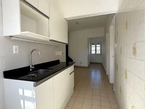 Casa 2 ambientes con 1 baño
