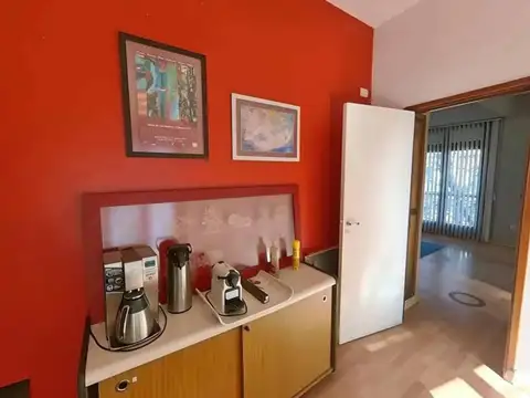 Vendo en Chacarita. Casa en 3 Plantas.