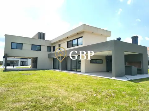 Casa 6 ambientes con 3 baños