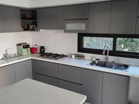 Hermosa casa en venta a la laguna en el Canton Escobar
