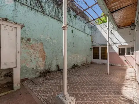 Casa en Alquiler con 1 cochera