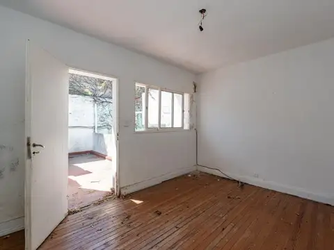 CASA SOBRE LOTE PROPIO APTO PROFESIONAL!