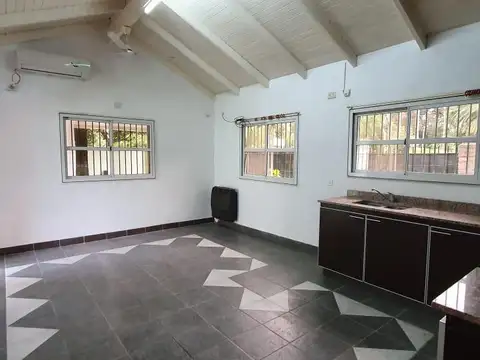 Casa 5 ambientes con 2 baños