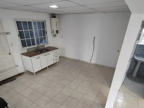 Casa 2 ambientes con 1 baño