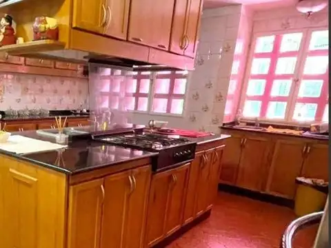 Casa en Venta en Castelar, USD 980.000