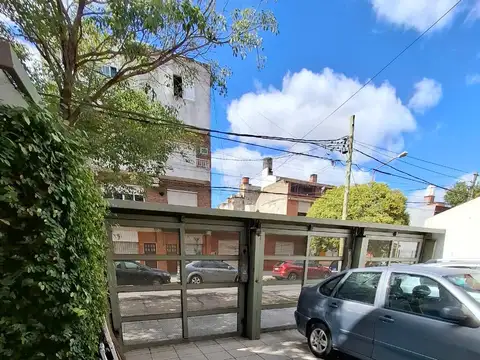 Berutti 300, Piso pb