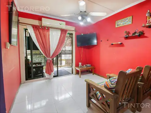 Departamento de 4 ambientes en venta en Pompeya con balcón