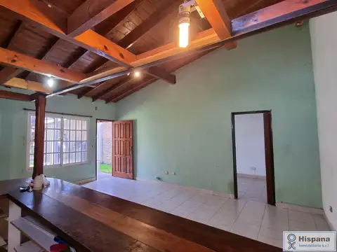 Casa en Alquiler con 1 cochera