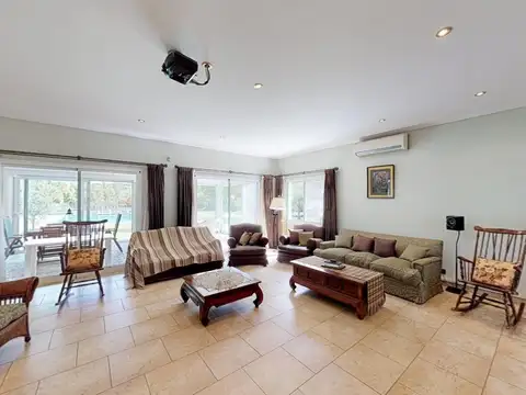 Casa en Venta con 1 cochera