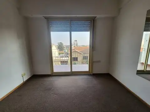 Departamento en Alquiler en Villa Ballester, $ 900.000