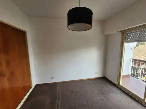 AMPLIO DEPARTAMENTO 3 AMBIENTES CON BALCON