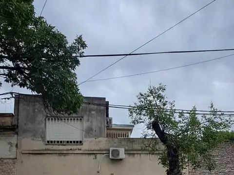 CASA AL FRENTE - BARRIO AZCUÉNAGA