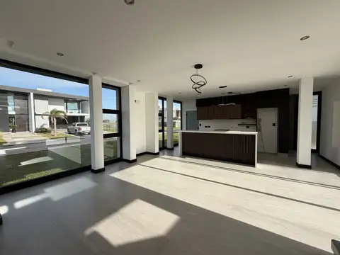 Casa en Venta en San Vicente, USD 469.000