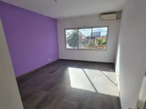 Alquiler - Oficina Comercial Con Cochera Ituzaingo