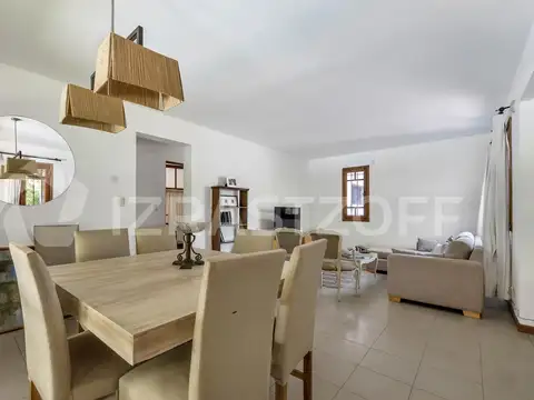 Casa en Venta en Las Orquideas, USD 205.000
