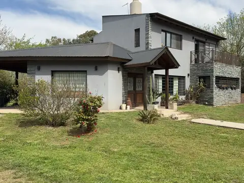 Casa en venta Loma Verde Escobar 3 dormitorios pileta amplio parque ideal eventos