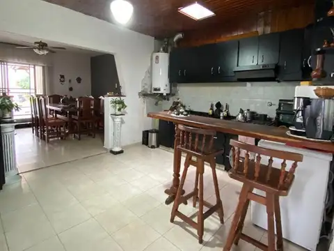 Depto Tipo Casa en Venta de 4 ambientes