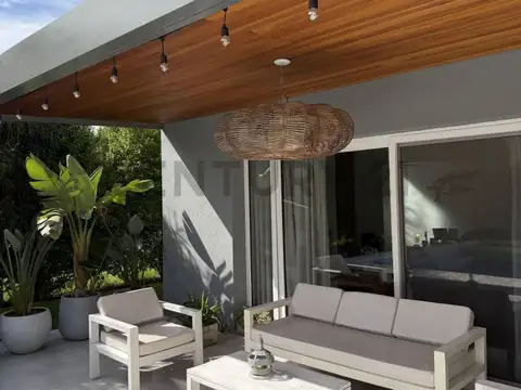 VENTA CASA 4 AMBIENTES CON JARDÍN, PISCINA Y DEPENDENCIA,TIPAS, NORDELTA.