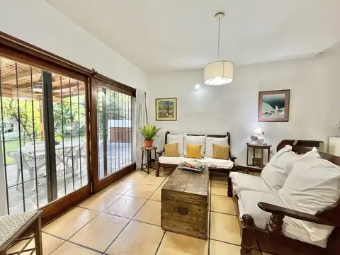 Casa 6 ambientes con 3 baños
