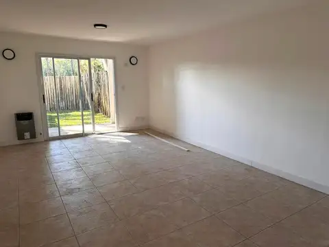 Monoambiente en alquiler Pilar con jardín