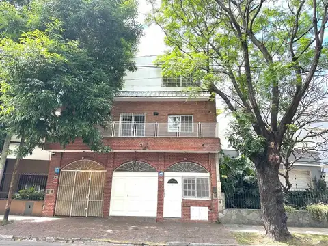 PH EN ALQUILER EN BERNAL COCHERA Y TERRAZA