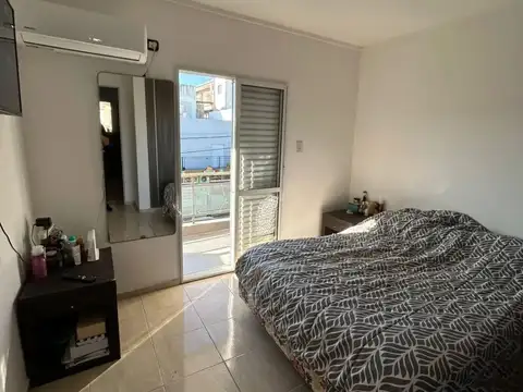 Los Jacarandaes 200, Piso 2