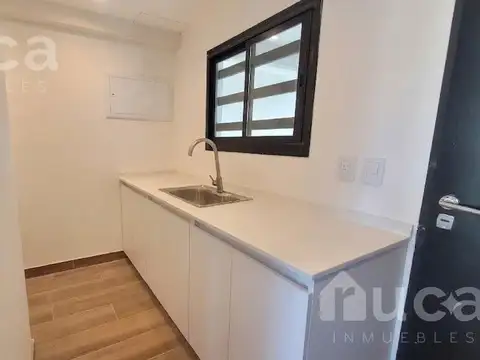 Casa 8 ambientes con 3 baños