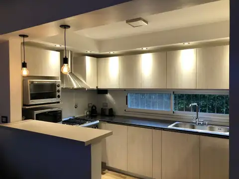 ENCANTADORA - CASA QUINTA - VENTA LA REJA PISCINA