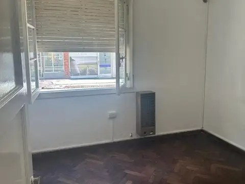 Depto Tipo Casa en Alquiler de 4 ambientes