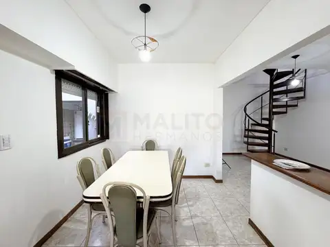 CASA 5 AMBIENTES CON JARDÍN, GARAGE Y TERRAZA - Parque Avellaneda
